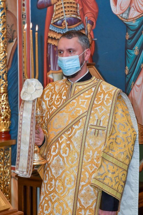 Episcopul Nifon Niculescu s-a întors pentru vremelnica odihnă în ctitoria sa din Galaţi Poza 185308