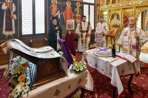 Sfânta Liturghie, Parastas și simpozion pentru Episcopul Nifon Niculescu al Dunării de Jos