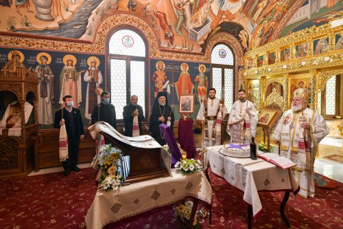 Sfânta Liturghie, Parastas și simpozion pentru Episcopul Nifon Niculescu al Dunării de Jos Poza 185339