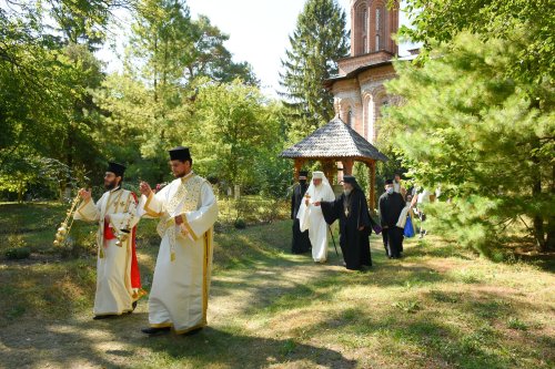 Patriarhul României la hramul mănăstirii ilfovene Snagov Poza 185588