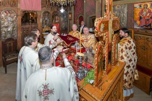 Sfântul Sfinţit Mucenic Ciprian, sărbătorit la Biserica Zlătari din Bucureşti Poza 186606