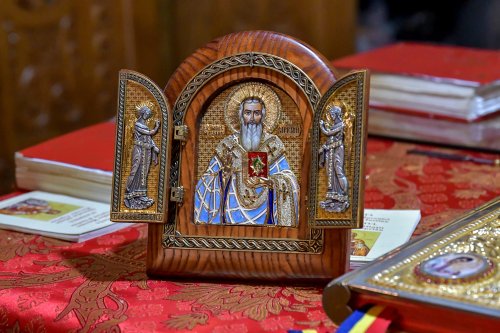 Sfântul Sfinţit Mucenic Ciprian, sărbătorit la Biserica Zlătari din Bucureşti Poza 186613