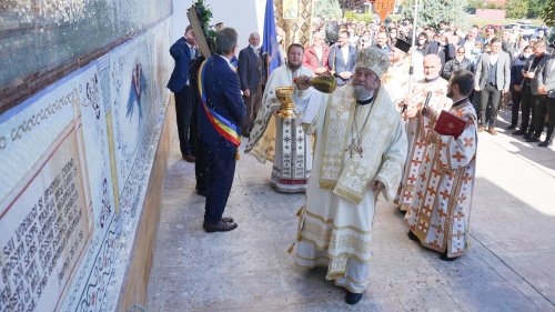 Sărbătoare la Biserica „Sfinții Apostoli Petru și Pavel” din Ghimbav Poza 186886