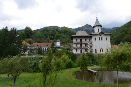 Sihăstria Mănăstirii Turnu sub harul Cuvioșilor Daniil și Misail