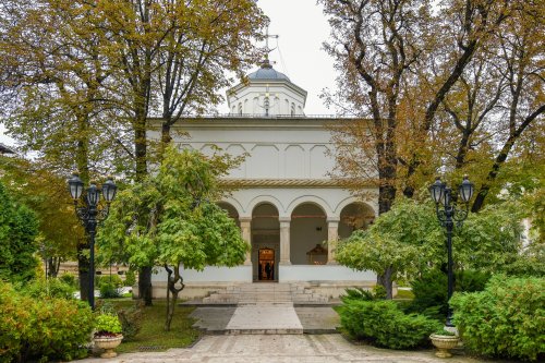 Sfinții Serghie și Vah, cinstiți la biserica Palatului Cotroceni Poza 187164