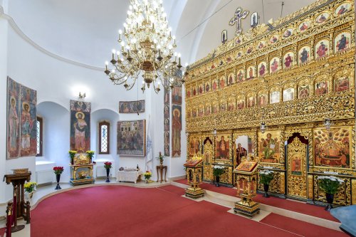 Sfinții Serghie și Vah, cinstiți la biserica Palatului Cotroceni Poza 187177