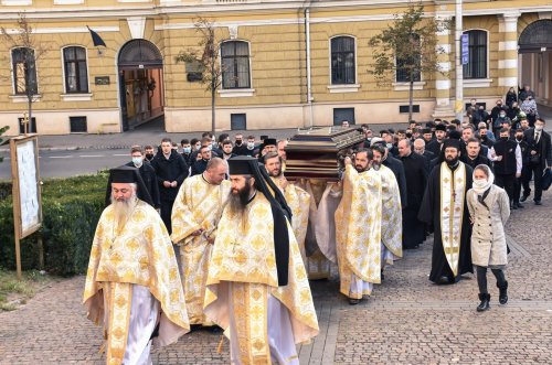 Clujenii își iau rămas-bun de la Preasfințitul Vasile