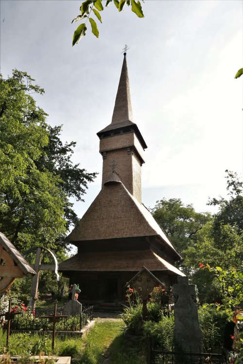 Biserica monument UNESCO „Sfânta Parascheva”, inima comunităţii din Deseşti Poza 187950