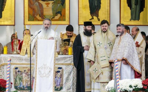 Patru familii au fost decorate de Mitropolitul Moldovei și Bucovinei în contextul Anului omagial 2021 Poza 188260