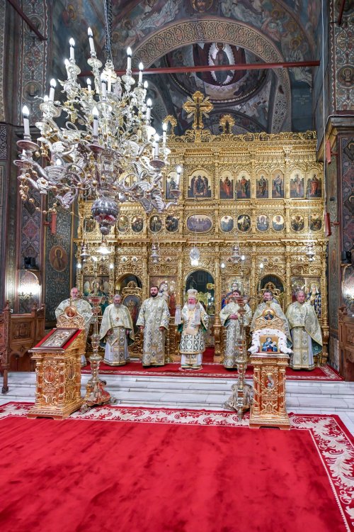 Prinos de laudă adus Ocrotitoarei Moldovei la Catedrala Patriarhală Poza 188287