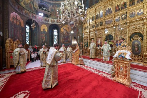 Prinos de laudă adus Ocrotitoarei Moldovei la Catedrala Patriarhală Poza 188303