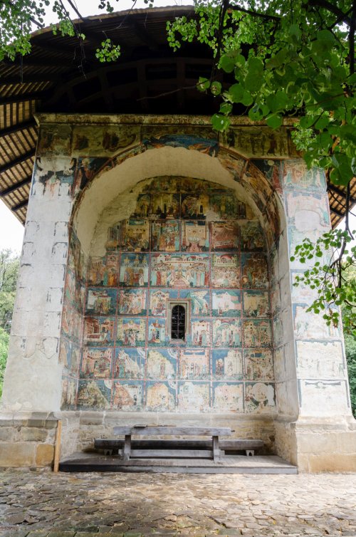 Restabilirea vieții monahale la mănăstirile Ițcani și Bălinești și înființarea schitului Arbore Poza 189310
