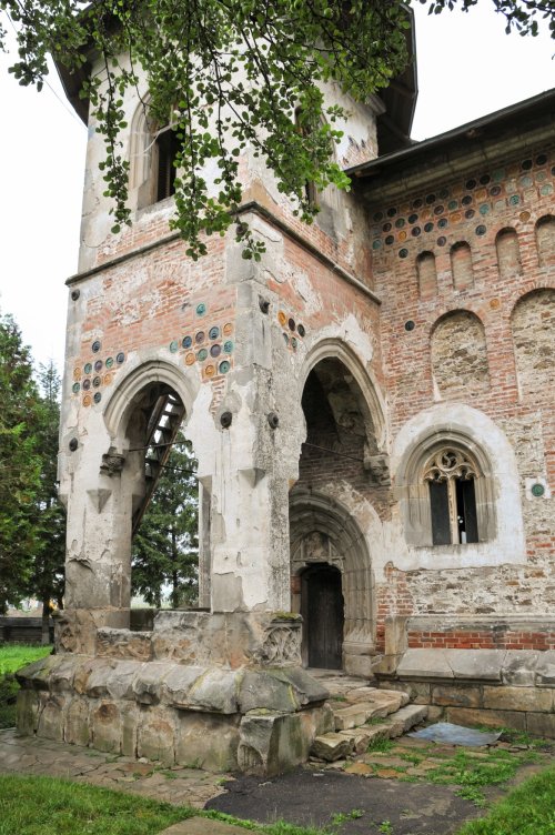 Restabilirea vieții monahale la mănăstirile Ițcani și Bălinești și înființarea schitului Arbore Poza 189348