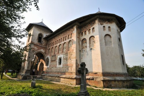 Restabilirea vieții monahale la mănăstirile Ițcani și Bălinești și înființarea schitului Arbore Poza 189350