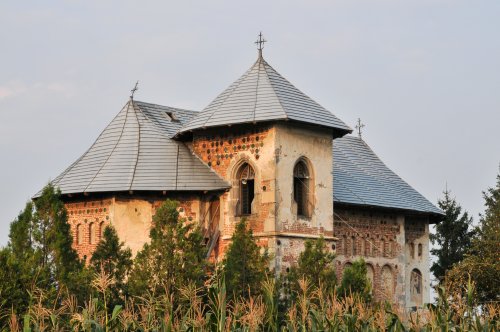 Restabilirea vieții monahale la mănăstirile Ițcani și Bălinești și înființarea schitului Arbore Poza 189352