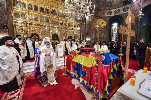 Regele Mihai I al României şi Biserica Ortodoxă Română Poza 190198