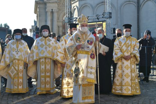 Binecuvântarea sfinților la hramul de toamnă al Catedralei Patriarhale Poza 190776