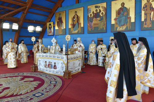 Binecuvântarea sfinților la hramul de toamnă al Catedralei Patriarhale Poza 190779