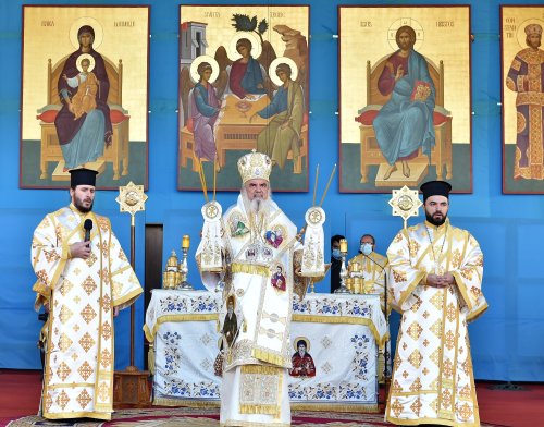 Binecuvântarea sfinților la hramul de toamnă al Catedralei Patriarhale Poza 190801