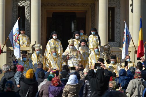 Binecuvântarea sfinților la hramul de toamnă al Catedralei Patriarhale Poza 190823