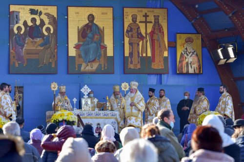 Binecuvântarea sfinților la hramul de toamnă al Catedralei Patriarhale Poza 190845