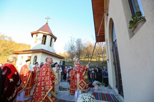 Târnosirea bisericii Schitului Bozioru din județul Buzău