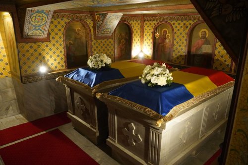 Binecuvântare la cripta filantropilor Nedelcu şi Ana Chercea Poza 191216
