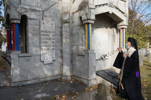 Capelă înnoită la Cimitirul „Sfinţii Împăraţi Constantin şi Elena” din orașul Brăila  Poza 191208