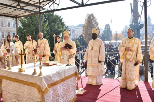 Înaltpreasfinţitul Mitropolit Andrei și Episcopul Neophytos din Kenya au slujit la Catedrala Mitropolitană clujeană