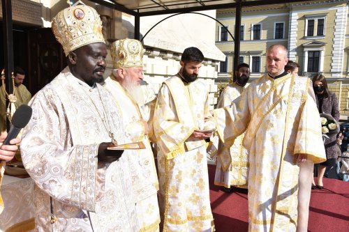 Înaltpreasfinţitul Mitropolit Andrei și Episcopul Neophytos din Kenya au slujit la Catedrala Mitropolitană clujeană Poza 191386