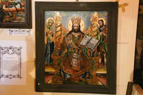 Expoziţie de icoane pe sticlă  în Sălişte la 10 ani de la canonizarea Sfântului Andrei Şaguna Poza 191300