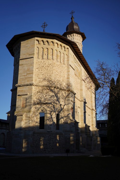 Mănăstirea Dragomirna, loc de pace şi frumuseţe Poza 191443