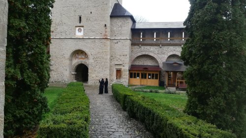 Mănăstirea Dragomirna, loc de pace şi frumuseţe Poza 191445