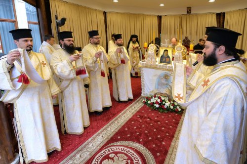 Dragostea credincioșilor români pentru Sfântul Ierarh Nectarie de la Eghina 