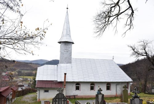 Sfințire de clopotniță și de casă parohială în Suarăș, Cluj Poza 192113