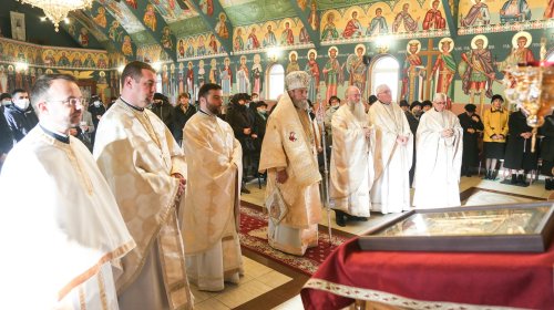 Liturghie arhierească la Biserica „Sfântul Ilie“ din Sibiu Poza 192701