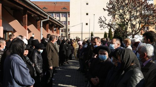 Liturghie arhierească la Biserica „Sfântul Ilie“ din Sibiu Poza 192708