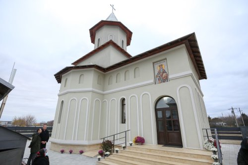 Biserica „Sfântul Teodosie de la Brazi” din Focșani a fost târnosită Poza 192762