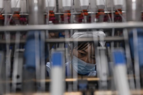 Marile fabrici de îmbrăcăminte se mută din Asia în Balcani