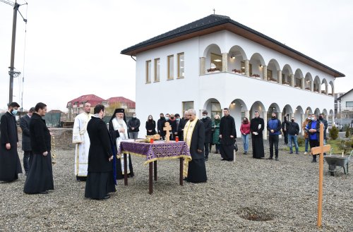 Mitropolitul Andrei a pus piatra de temelie pentru capela Cimitirului Eparhial „Sfântul Lazăr” din Cluj