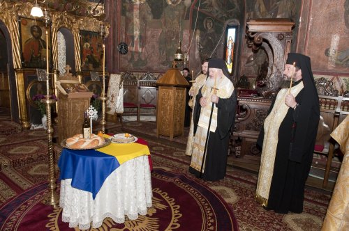Pomenirea regelui Mihai la Mănăstirea Plumbuita din București Poza 193143