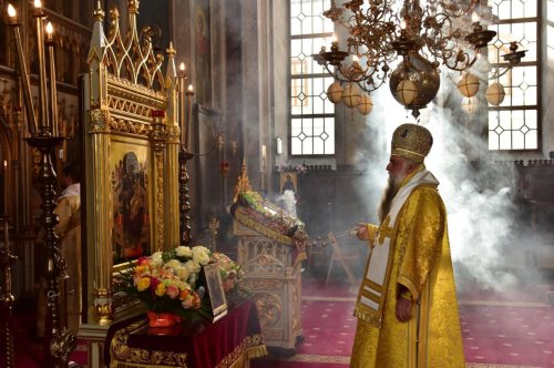 Sărbătorirea hramului mănăstirii vâlcene Bistrița