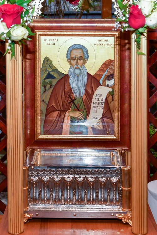 Sfântul Antonie de la Iezerul Vâlcii sărbătorit la biserica sa din Capitală Poza 193536