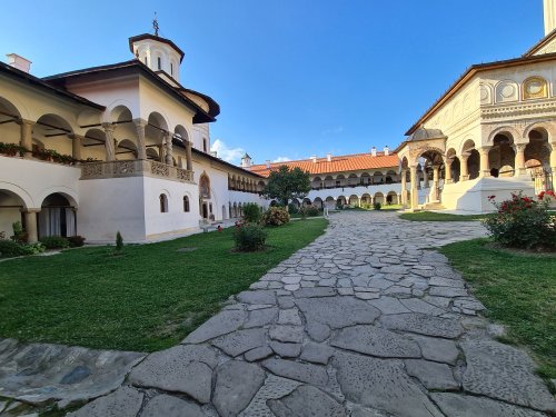 Mănăstirea Hurezi, cel mai prețios testament brâncovenesc Poza 193572