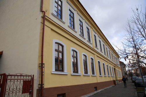 Vizită arhierească la Școala Primară „Sfântul Stelian” din Bistrița Poza 193617