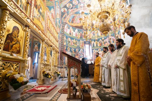 Binecuvântare arhierească la Mănăstirea Sihăstria Râșcăi Poza 194272