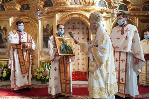 A început sărbătoarea Sfântului Apostol Andrei la Catedrala Arhiepicopală din Galaţi Poza 194235