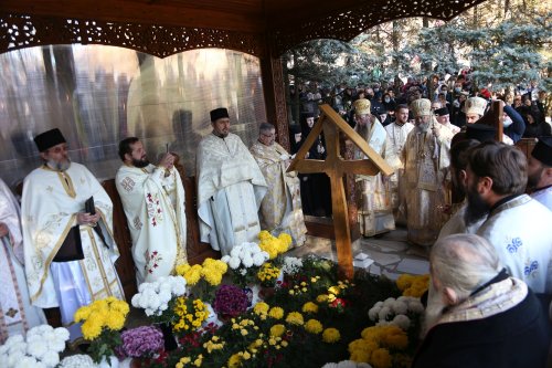 Părintele Arsenie Boca, pomenit la Mănăstirea Prislop