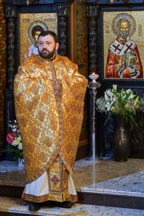 Înnoirea și sfințirea Bisericii „Sfântul Apostol Andrei”-Chitila Poza 194640