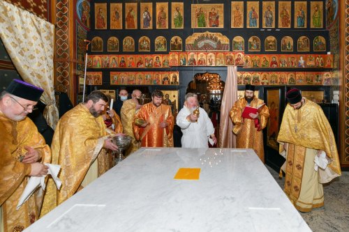 Înnoirea și sfințirea Bisericii „Sfântul Apostol Andrei”-Chitila Poza 194652